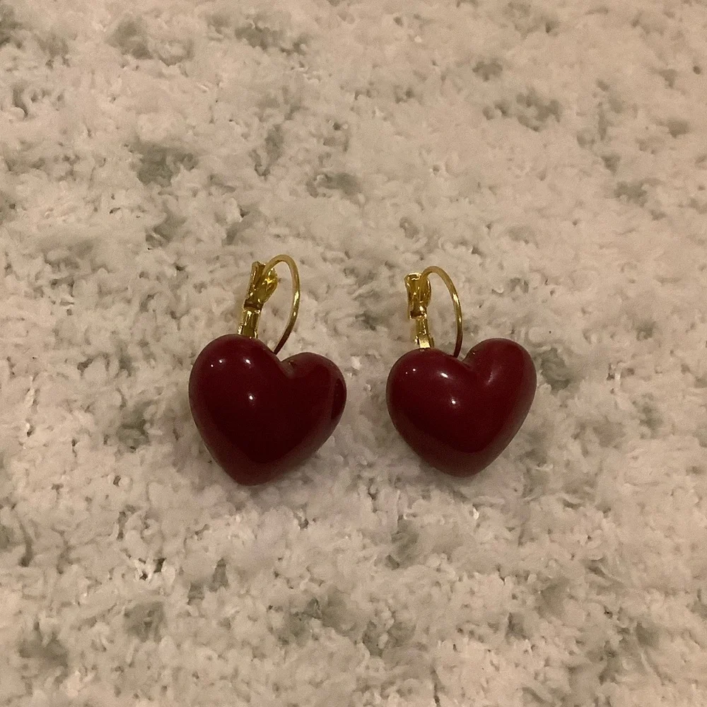Plump Red Valentines Day Heart  Pierced Fashion Earrings with leverback  NWT - Picture 3 of 13